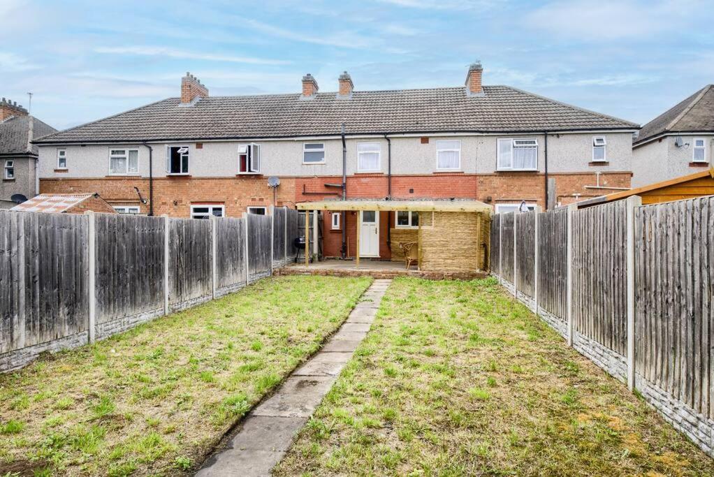 Low Rate For A 4-Bedroom House In Coventry With Free Unlimited Wi-Fi 2 Car Parking 53 Qmc エクステリア 写真