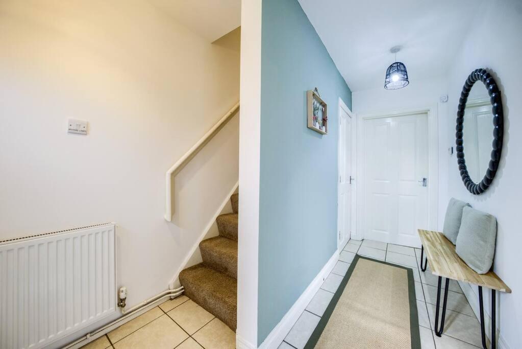 Low Rate For A 4-Bedroom House In Coventry With Free Unlimited Wi-Fi 2 Car Parking 53 Qmc エクステリア 写真